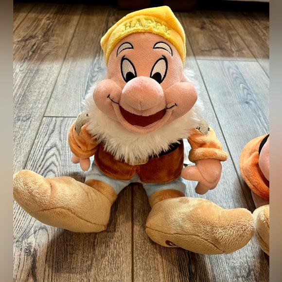 NWT Disney Store Exclusive Doc,Sneezy &Happy Snow White & the 7 Dwarfs 15" Plush - Picture 4 of 10